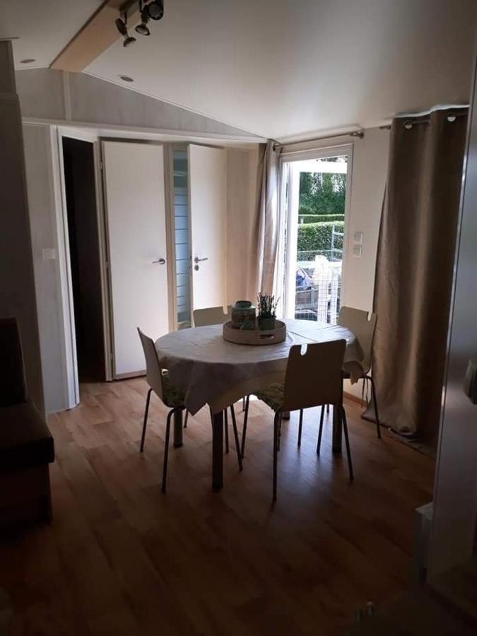Luxueuze Stacaravan In Bredene Met Eigen Terras En Tuintje 外观 照片