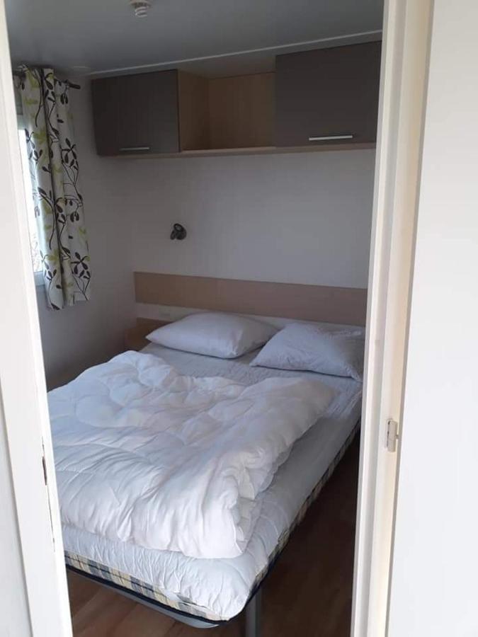 Luxueuze Stacaravan In Bredene Met Eigen Terras En Tuintje 外观 照片