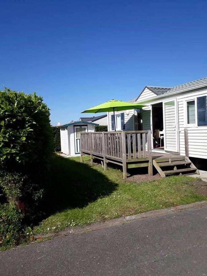Luxueuze Stacaravan In Bredene Met Eigen Terras En Tuintje 外观 照片