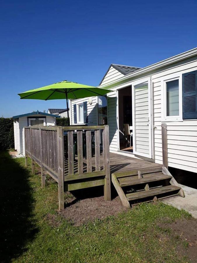Luxueuze Stacaravan In Bredene Met Eigen Terras En Tuintje 外观 照片
