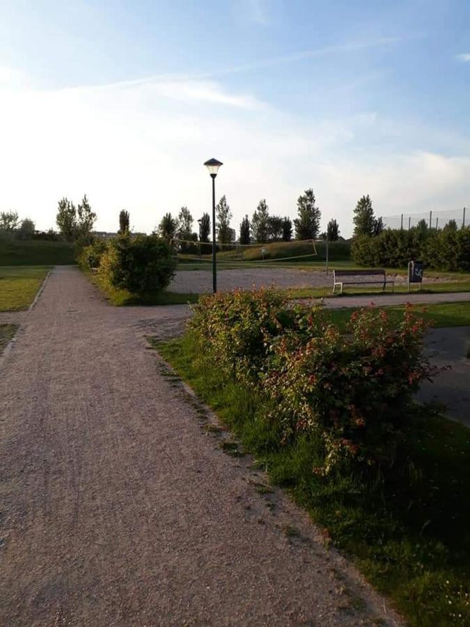 Luxueuze Stacaravan In Bredene Met Eigen Terras En Tuintje 外观 照片